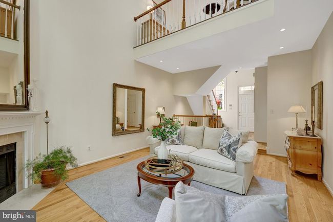 11431 Hollow Timber Way, Townhouse with 3 bedrooms, 4 bathrooms and null parking in Reston VA | Image 4