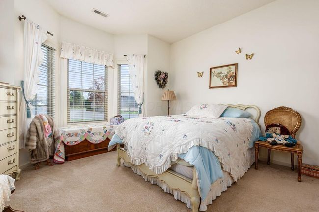 31 Claire Ct, Condo with 3 bedrooms, 2 bathrooms and null parking in Circleville OH | Image 27