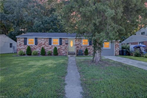 1936 Beall Dr, Hampton, VA, 23663-1117 | Card Image