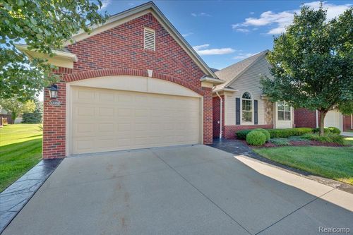 99-50088 Watling St, Shelby Township, MI, 48317-2395 | Card Image