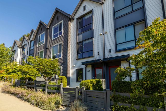 42 - 19159 Watkins Drive, Townhouse with 2 bedrooms, 2 bathrooms and 2 parking in Surrey BC | Image 1