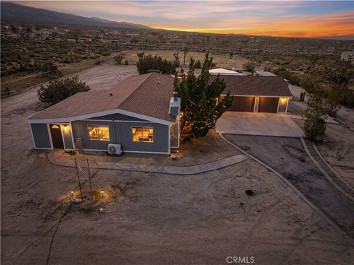11788 Oasis Rd, Pinon Hills, CA, 92372-8819 | Card Image