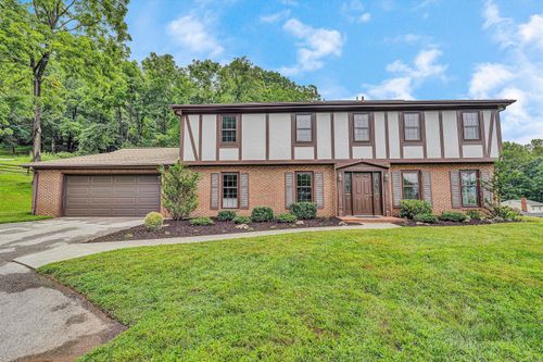 6306 Christie Ln, Roanoke, VA, 24018-7620 | Card Image