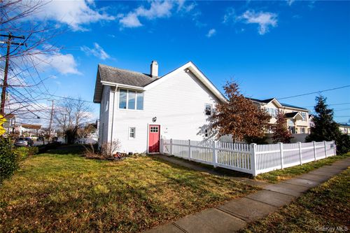 house-3159 Milburn Ave, Baldwin, NY, 11510-4847 | Card Image