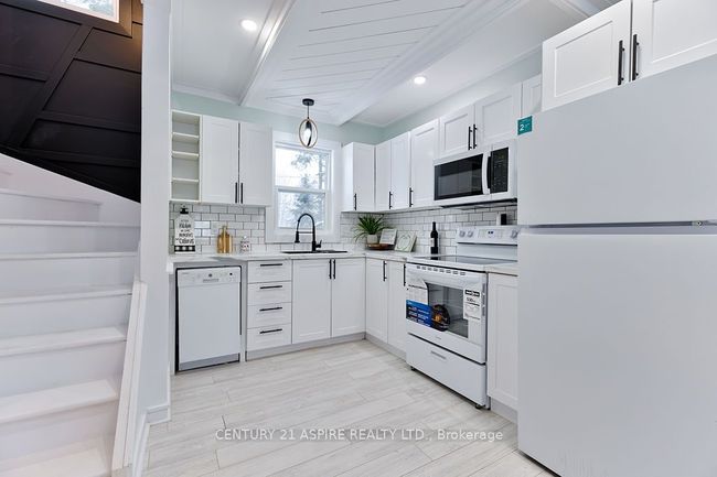 43 Glendale Ave, House other with 3 bedrooms, 2 bathrooms and 2 parking in Deep River ON | Image 4