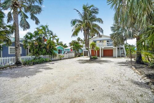 524 Spring Ave, ANNA MARIA, FL, 34216 | Card Image