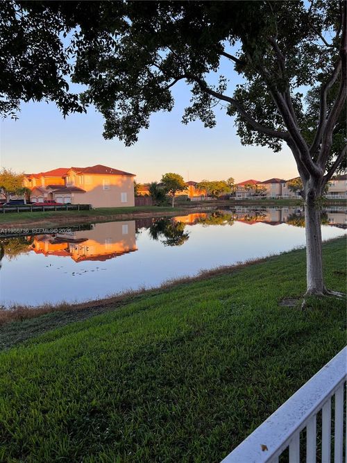 0-8642 Nw 109th Ct, Doral, FL, 33178-2318 | Card Image