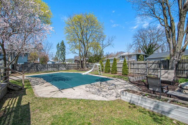 Back Exterior/Pool | Image 37