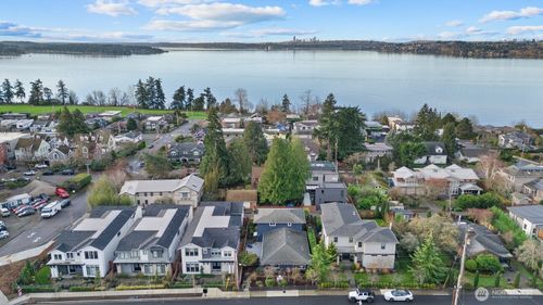221 8th Ave W, Kirkland, WA, 98033-5319 | Card Image