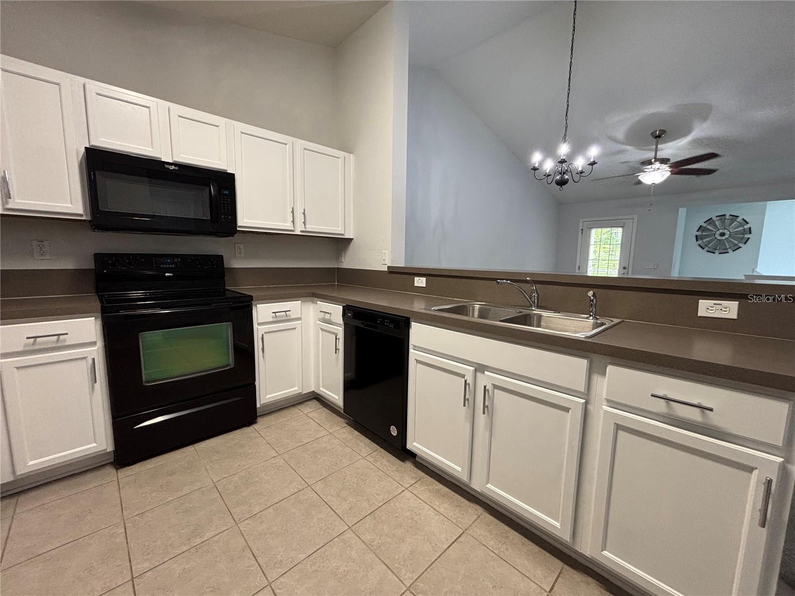 Residential Lease in ORANGE PARK 3