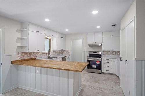 252 E Main St, Van, TX, 75790-2932 | Card Image