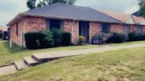 23-66 W Mountain Creek Dr, Grand Prairie, TX, 75052-6212 | Card Image