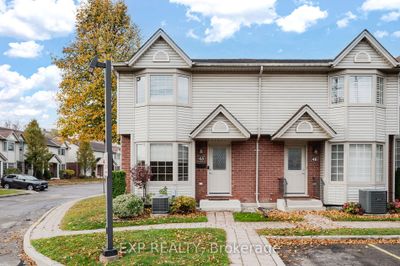 45 - 50 Chapman Crt, Condo with 3 bedrooms, 2 bathrooms and 2 parking in London ON | Image 1