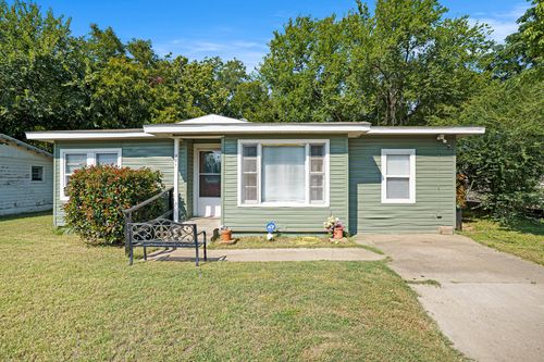 301 Terry Rd, Hurst, TX, 76053-8018 | Card Image