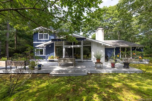 197 Two Holes Water Road, East Hampton, NY, 11937 | Card Image