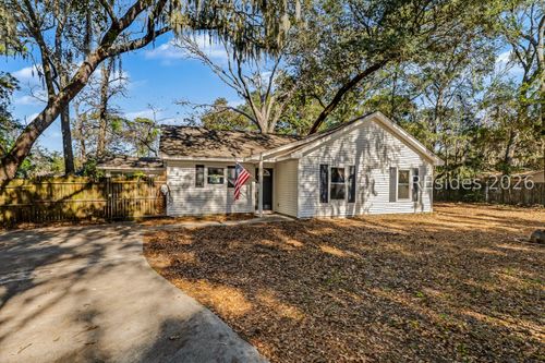 8 Factory Creek Rd, Beaufort, SC, 29907-1468 | Card Image