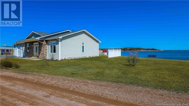 7 Long Beach Lane, House other with 3 bedrooms, 2 bathrooms and null parking in Dipper Harbour NB | Image 4