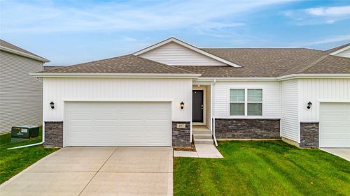 497 Kinley Dr, Waukee, IA, 50263-7404 | Card Image