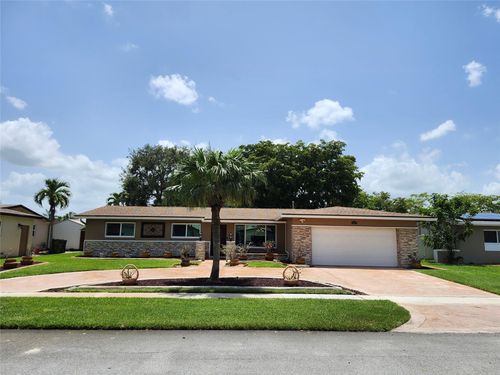 600 Nw 93rd Ave, Pembroke Pines, FL, 33024-6368 | Card Image