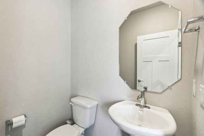 Half Bathroom | Image 15