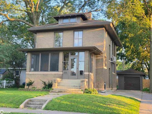 213 10th St Nw, Mason City, IA, 50401 | Card Image