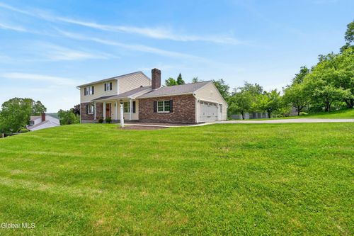 16 Park Dr, Menands, NY, 12204-2242 | Card Image
