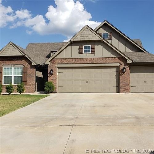 11409 Adams St, Jenks, OK, 74037-2571 | Card Image