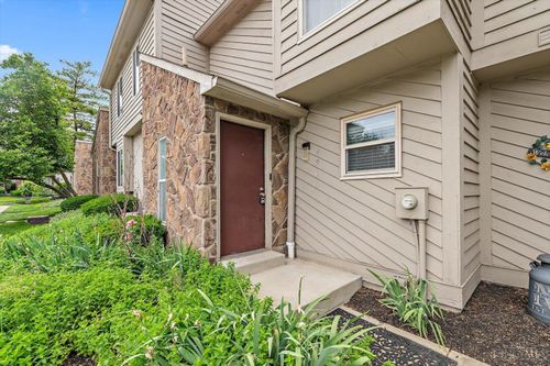 4946 Columbia Cir, West Chester, OH, 45011-9760 | Card Image