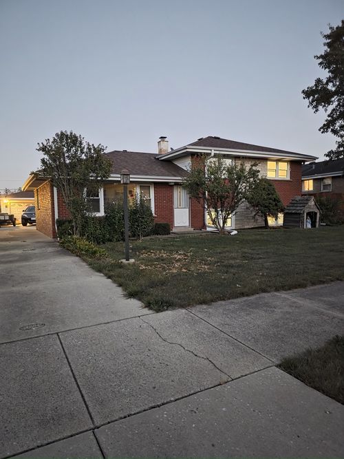 7749 Odell Ave, Bridgeview, IL, 60455-1336 | Card Image