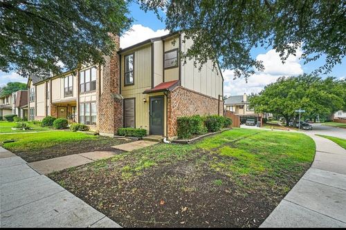 2401 Long Ridge Ln, Arlington, TX, 76014-1026 | Card Image