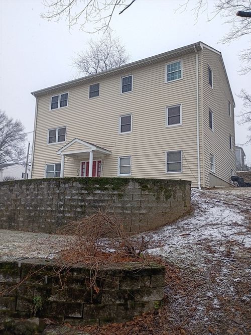 apt-2-23 Bliss St, Fall River, MA, 02720-4262 | Card Image