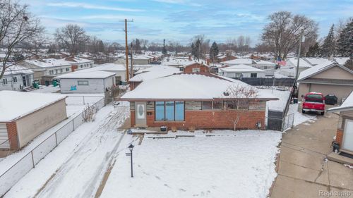 32658 Kathryn St, Garden City, MI, 48135-3218 | Card Image