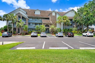 232 - 575 Shadow Wood Lane, Condo with 2 bedrooms, 2 bathrooms and null parking in Titusville FL | Image 2