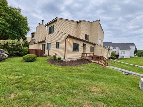 30 Sycamore Ct, Highland Mills, NY, 10930-2811 | Card Image
