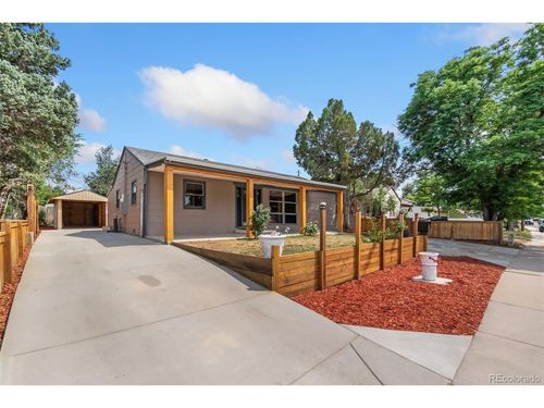 886 Kingston St, Aurora, CO, 80010-4106 | Card Image