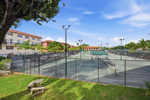 apt-204-630 Tennis Club Dr, Wilton Manors, FL, 33311-4062 | Card Image