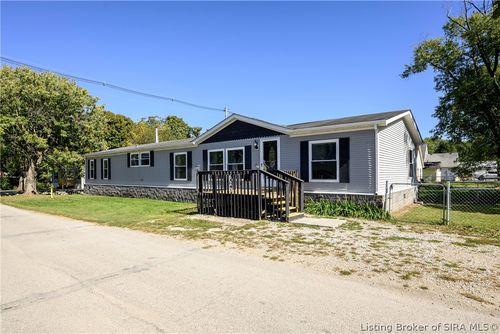 620 Commercial St, Memphis, IN, 47143-9051 | Card Image