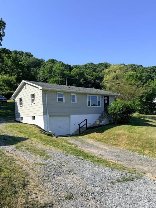 100 Serpentine St, Bluefield, VA, 24651 | Card Image