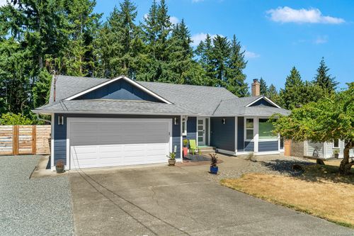 1057 Centre Cres, Qualicum Beach, BC, V9K2G6 | Card Image