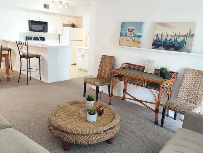 APT-125 - 2640 S University Dr, Condo with 2 bedrooms, 2 bathrooms and null parking in Davie FL | Image 7