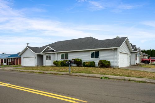 903 Evergreen Dr, Tillamook, OR, 97141-2663 | Card Image