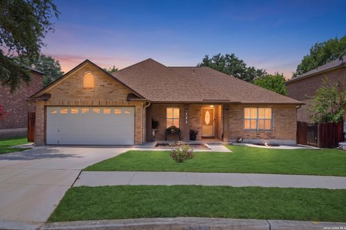 121 Springtree Pkwy, Cibolo, TX, 78108-3226 | Card Image