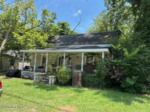 1005 Broad St, Windsor, NC, 27983-6803 | Card Image