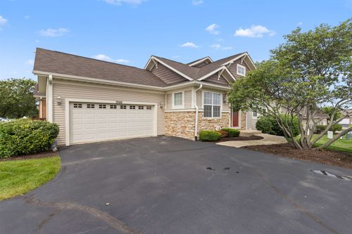 7586 Blairmore Dr, Rockford, IL, 61107-5226 | Card Image