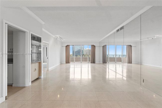APT-633 - 201 Crandon Blvd, Condo with 2 bedrooms, 2 bathrooms and null parking in Key Biscayne FL | Image 8