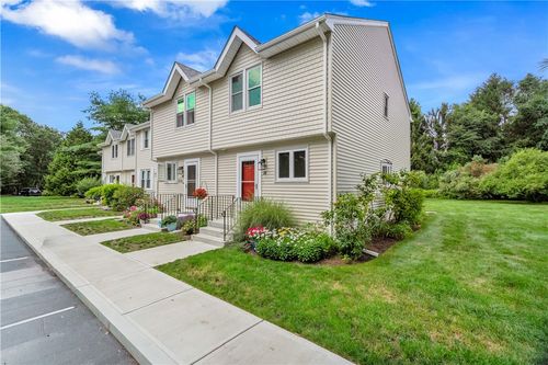 30 Noel Ct, South Kingstown, RI, 02879-7658 | Card Image