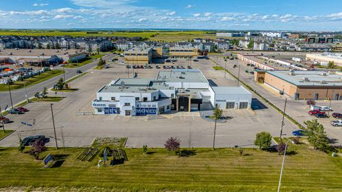 {{alt}} | Card Image