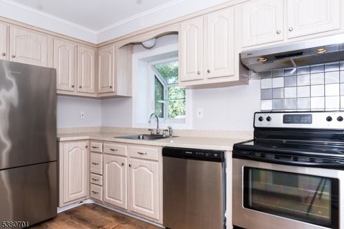 1129 Corrinne Ter, Mountainside, NJ, 07092-2207 | Card Image