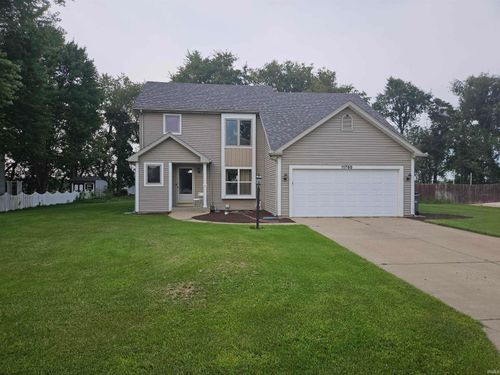11795 Park Ln N, Granger, IN, 46530-8649 | Card Image