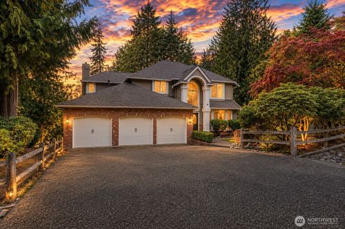 17319 213th Ave Ne, Woodinville, WA, 98077-7163 | Card Image
